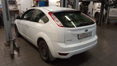Ford Focus 2010 года, 271 478 км - вид 3