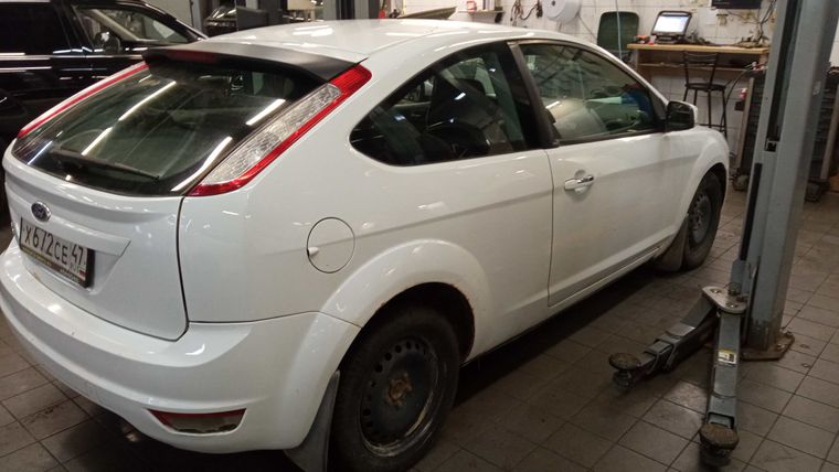 Ford Focus 2010 года, 271 478 км - вид 4