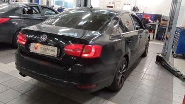 Volkswagen Jetta 2013 года, 183 305 км - вид 3