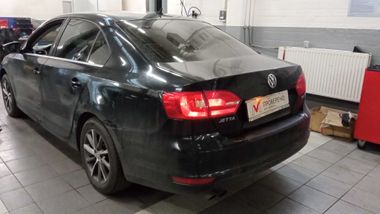 Volkswagen Jetta 2013 года, 183 305 км - вид 4