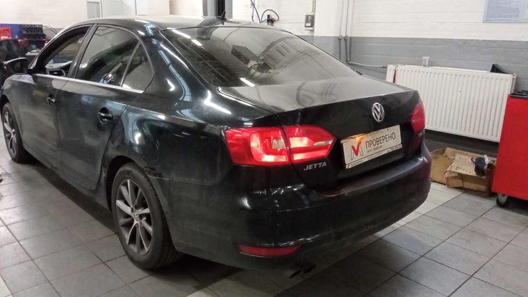 Volkswagen Jetta 2013 года, 183 305 км - вид 4