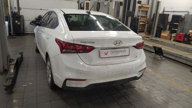 Hyundai Solaris 2017 года, 97 000 км - вид 4