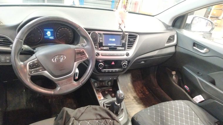 Hyundai Solaris 2017 года, 97 000 км - вид 5