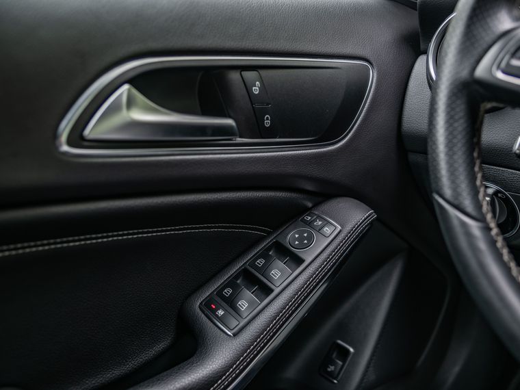 Mercedes-Benz GLA-класс 2017 года, 48 697 км - вид 13