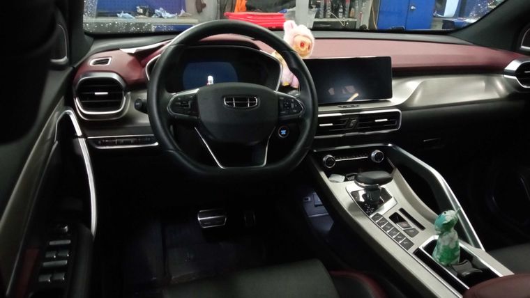 Geely Coolray 2023 года, 41 000 км - вид 5
