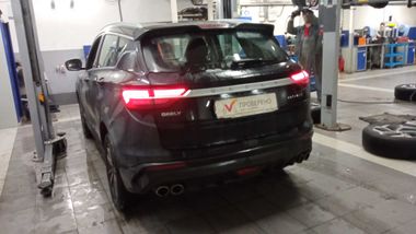 Geely Coolray 2021 года, 115 000 км - вид 4
