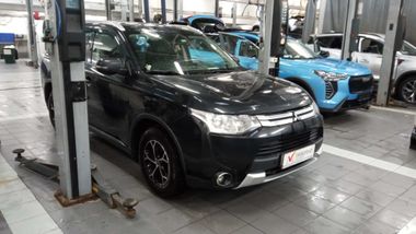 Mitsubishi Outlander 2014 года, 219 967 км - вид 3