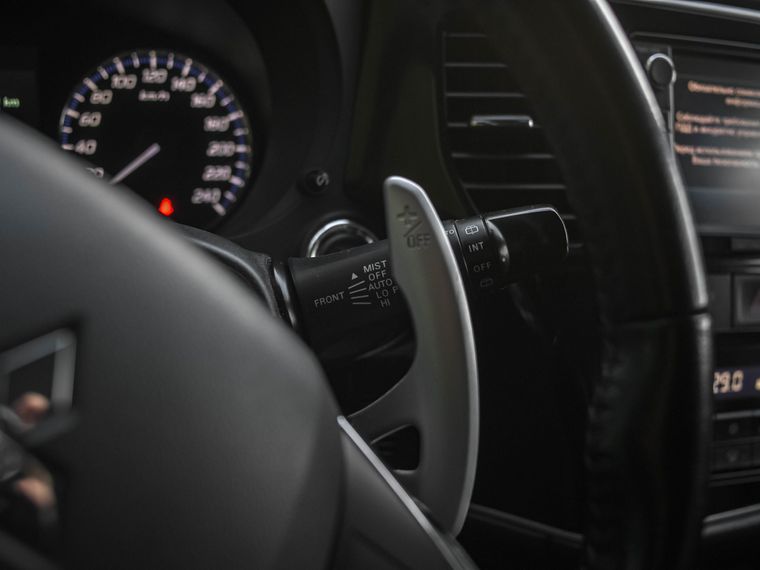 Mitsubishi Outlander 2015 года, 298 000 км - вид 8