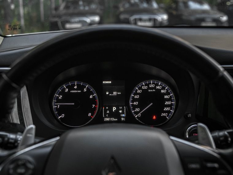 Mitsubishi Outlander 2015 года, 298 000 км - вид 5