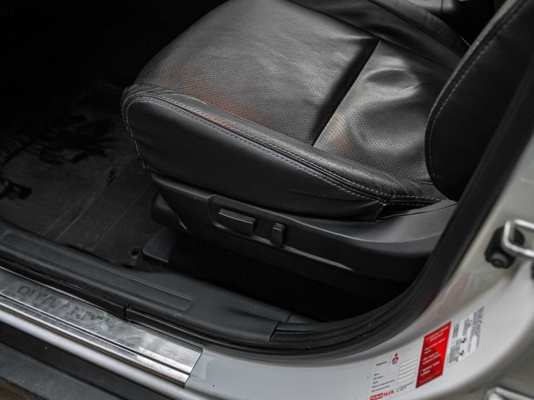 Mitsubishi Outlander 2015 года, 298 000 км - вид 14