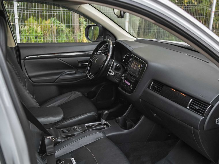 Mitsubishi Outlander 2015 года, 298 000 км - вид 16