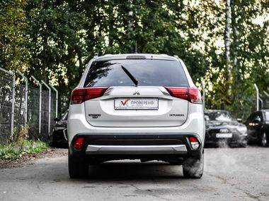Mitsubishi Outlander 2015 года, 298 000 км - вид 4