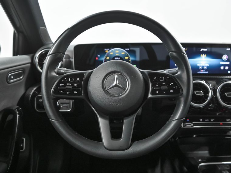 Mercedes-Benz A-класс 2019 года, 50 000 км - вид 9