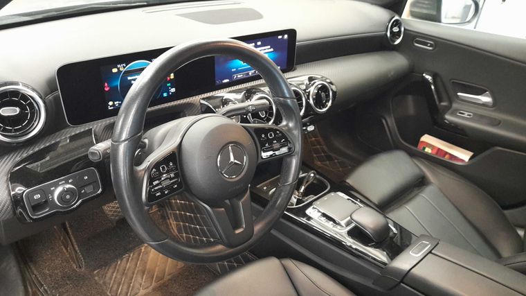 Mercedes-Benz A-класс 2019 года, 62 217 км - вид 5
