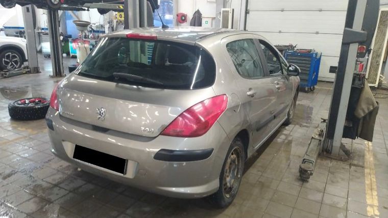 Peugeot 308 2010 года, 185 000 км - вид 3