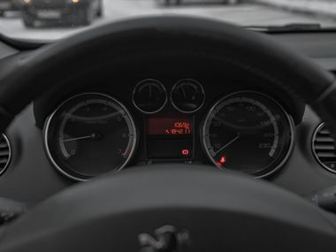 Peugeot 308 2010 года, 185 000 км - вид 5