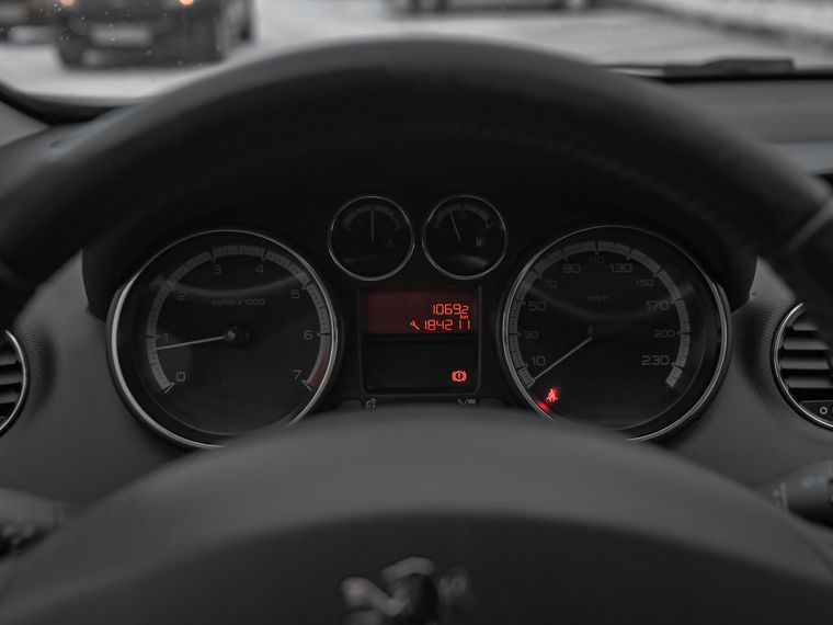 Peugeot 308 2010 года, 185 000 км - вид 5