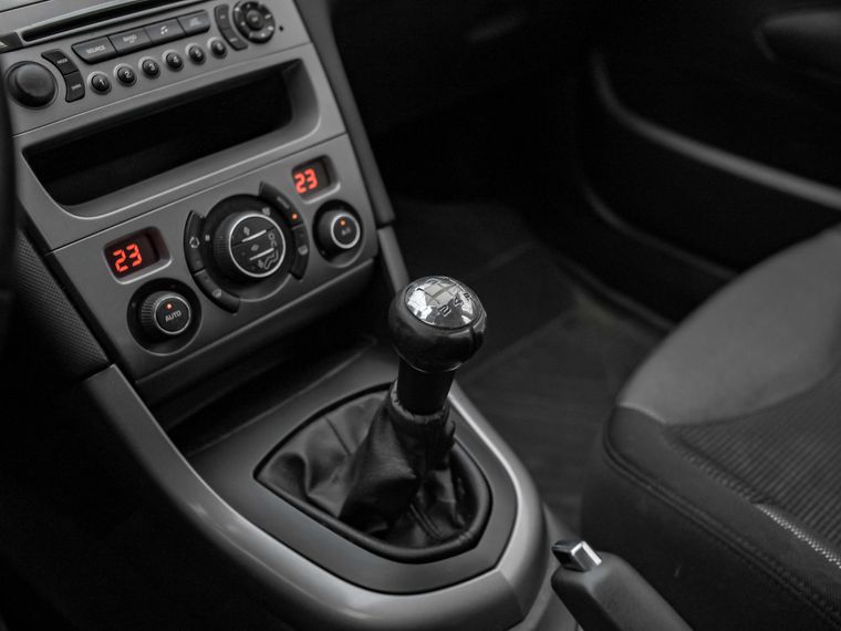 Peugeot 308 2010 года, 185 000 км - вид 8