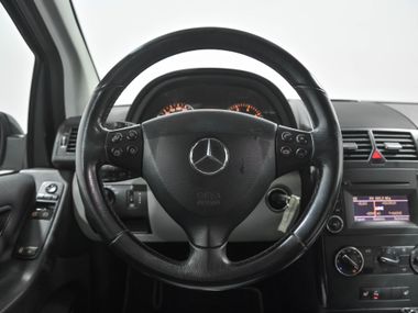 Mercedes-Benz A-класс 2010 года, 201 808 км - вид 9