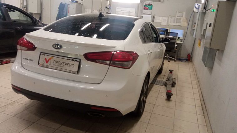 KIA Cerato 2018 года, 108 611 км - вид 3