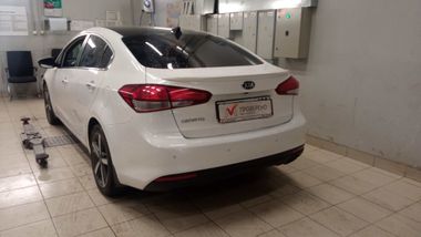 KIA Cerato 2018 года, 108 611 км - вид 4