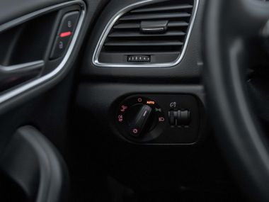 Audi Q3 2015 года, 146 920 км - вид 11