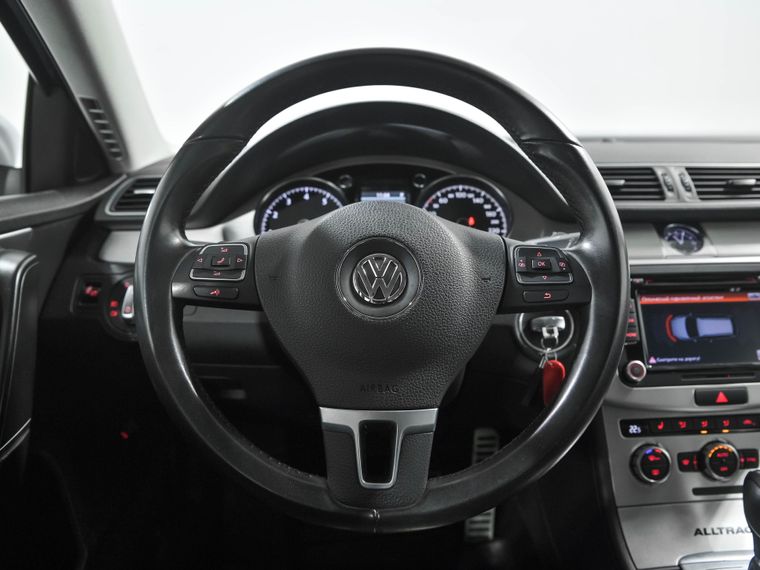 Volkswagen Passat 2012 года, 151 402 км - вид 9