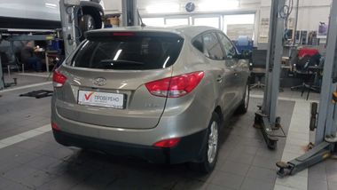 Hyundai ix35 2010 года, 187 729 км - вид 4