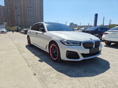 BMW 5 серия 2023 года, 22 000 км - вид 3