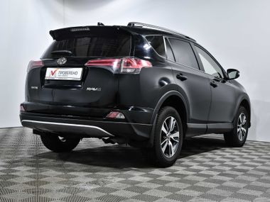 Toyota RAV4 2018 года, 143 755 км - вид 5