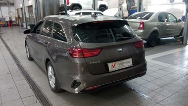 KIA Ceed 2020 года, 83 365 км - вид 4