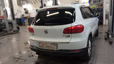 Volkswagen Tiguan 2015 года, 196 886 км - вид 3