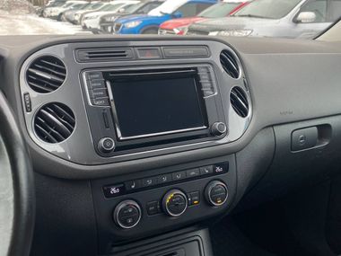 Volkswagen Tiguan 2015 года, 196 886 км - вид 11
