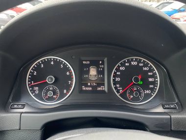 Volkswagen Tiguan 2015 года, 196 886 км - вид 8