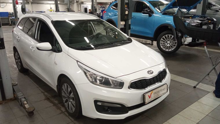 KIA Ceed 2017 года, 122 998 км - вид 3