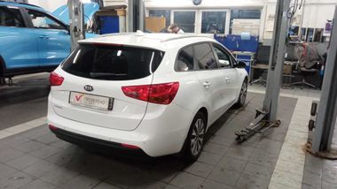 KIA Ceed 2017 года, 122 998 км - вид 4