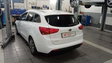 KIA Ceed 2017 года, 122 998 км - вид 5