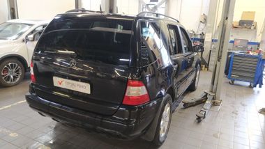 Mercedes-Benz M-класс 2001 года, 440 445 км - вид 3
