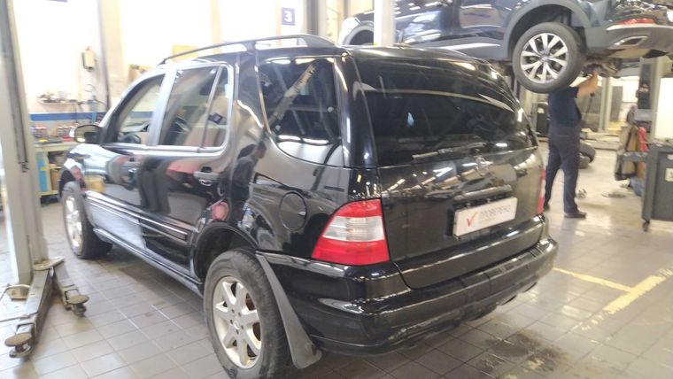 Mercedes-Benz M-класс 2001 года, 440 445 км - вид 4