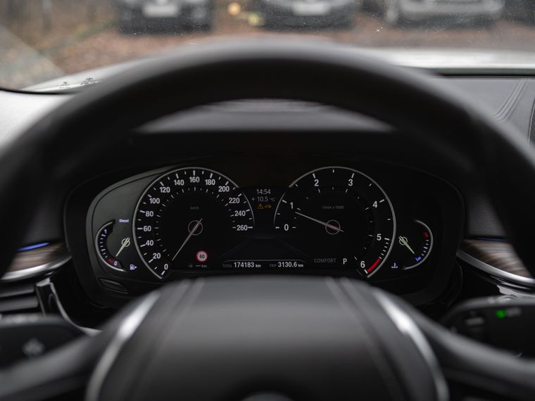 BMW 5 серия 2017 года, 174 180 км - вид 7