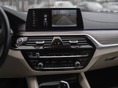 BMW 5 серия 2017 года, 174 180 км - вид 9