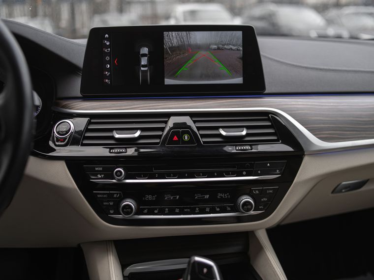 BMW 5 серия 2017 года, 174 180 км - вид 9