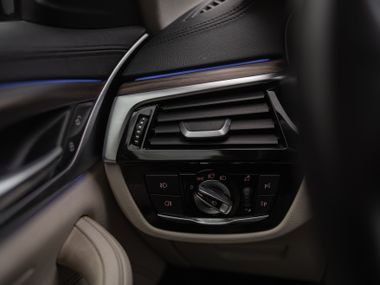 BMW 5 серия 2017 года, 174 180 км - вид 13