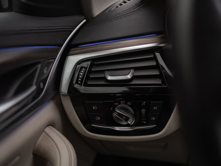 BMW 5 серия 2017 года, 174 180 км - вид 13