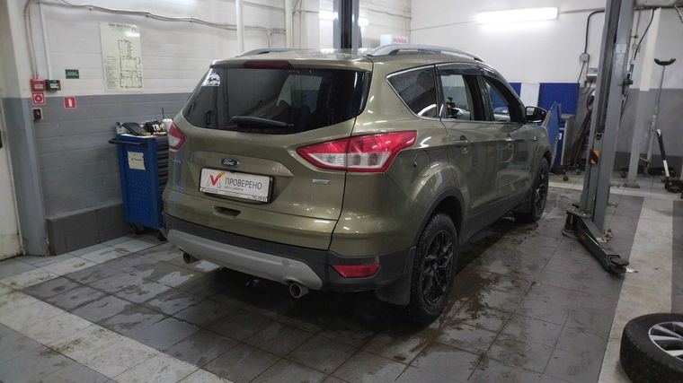 Ford Kuga 2014 года, 152 518 км - вид 3