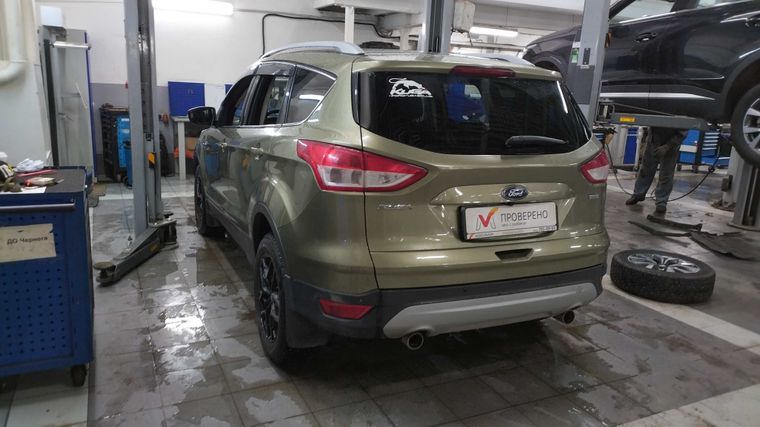 Ford Kuga 2014 года, 152 518 км - вид 4