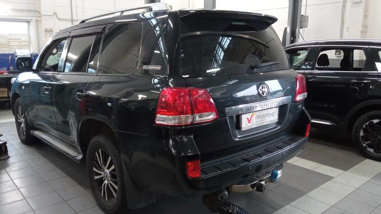 Toyota Land Cruiser 2011 года, 343 963 км - вид 4