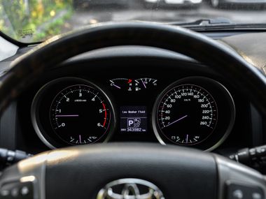 Toyota Land Cruiser 2011 года, 343 963 км - вид 5