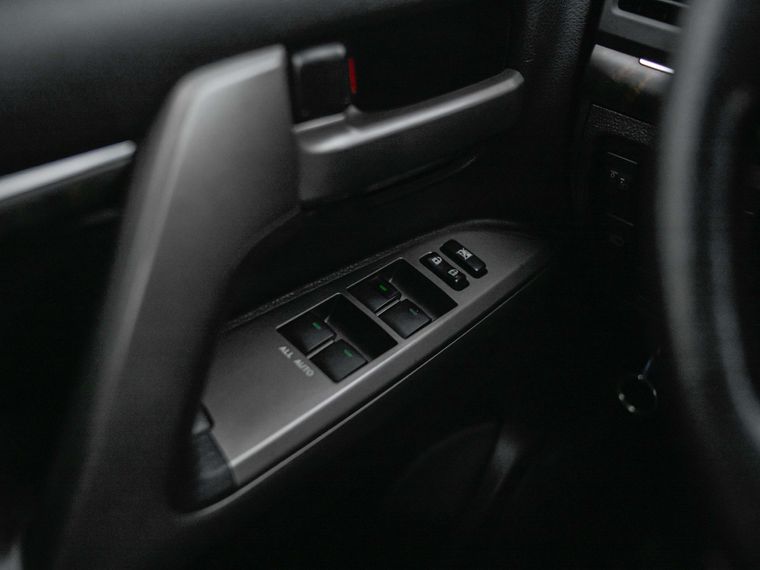 Toyota Land Cruiser 2011 года, 343 993 км - вид 12