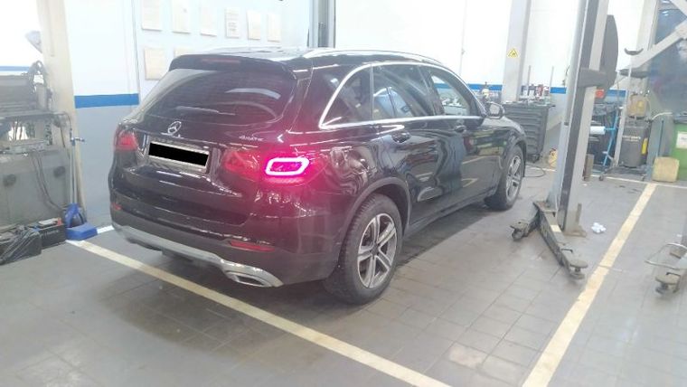 Mercedes-Benz GLC-класс 2021 года, 68 374 км - вид 3